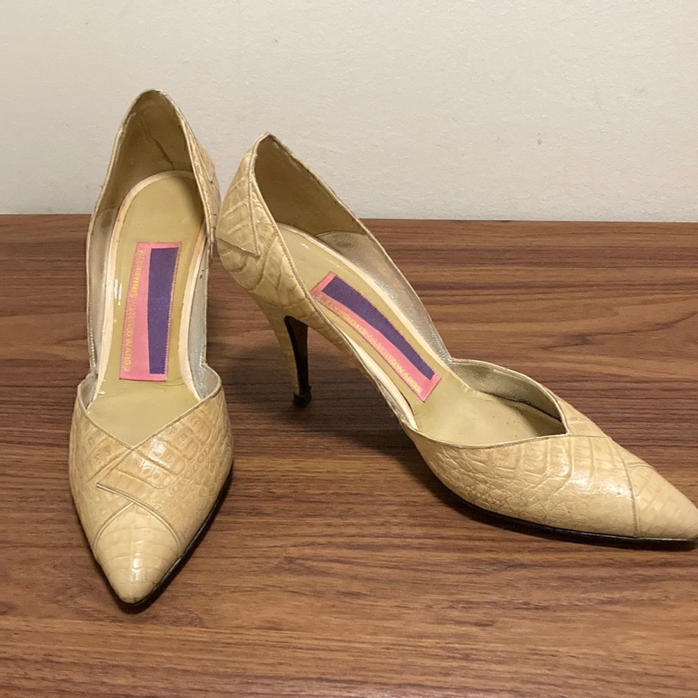 Susan Bennis Warren Edwards Handmade D’Orsay Pumps in Beige Embossed Leather.